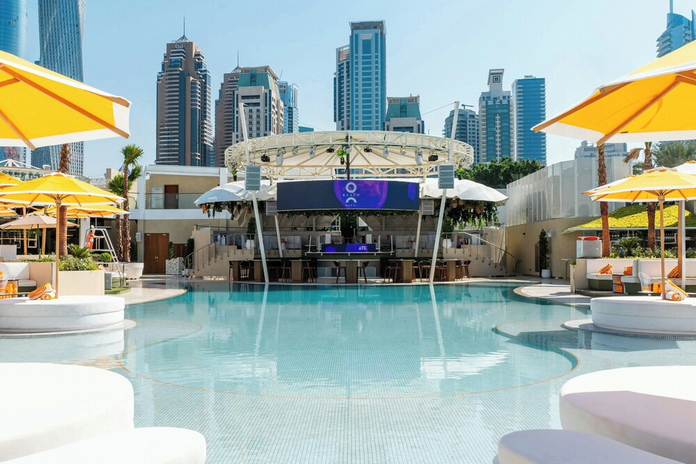 Al Habtoor Grand Resort, Autograph Collection® — Swimming pool in Dubai