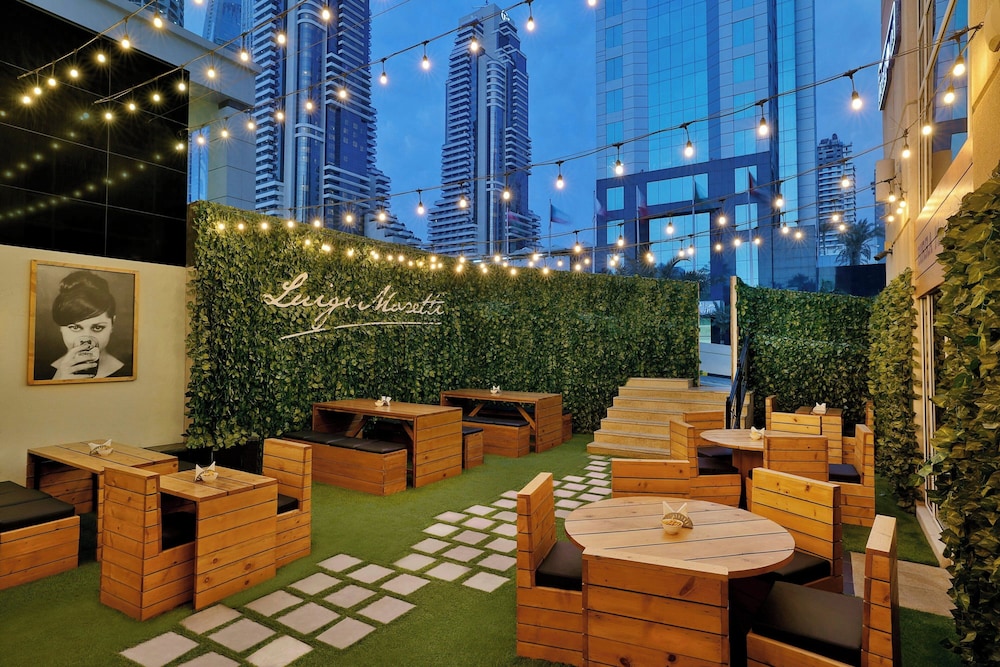 Al Habtoor Grand Resort, Autograph Collection® — Restaurant & bars in Dubai