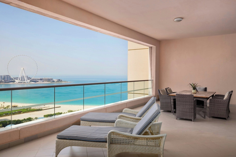 Al Habtoor Grand Resort, Autograph Collection® — Beach in Dubai