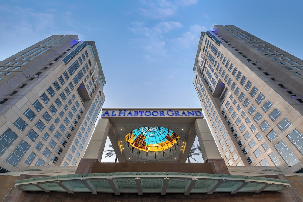 Al Habtoor Grand Resort, Autograph Collection® — Hotel building in Dubai