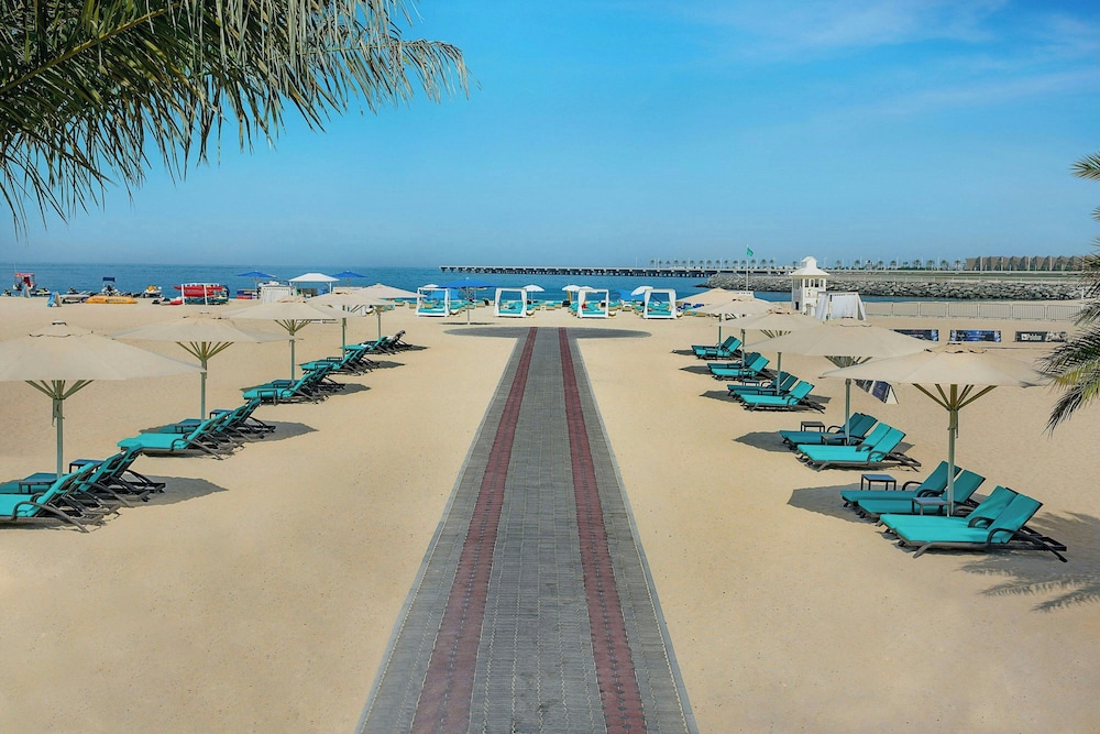 Al Habtoor Grand Resort, Autograph Collection® — Beach in Dubai