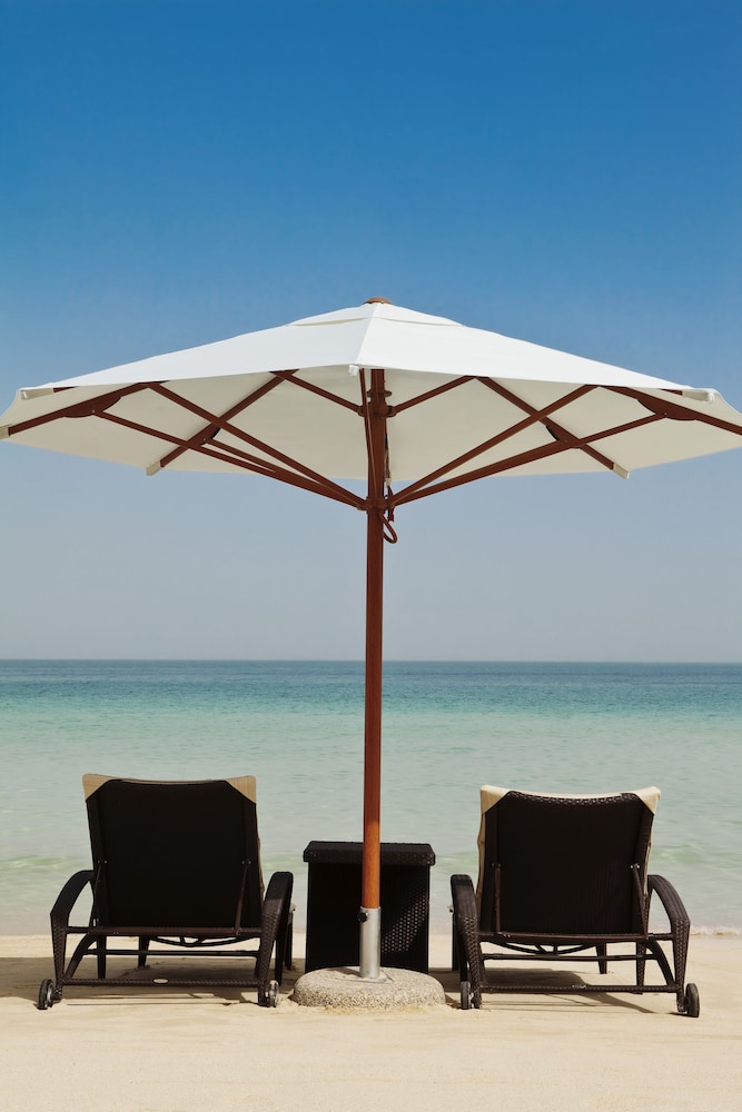 Hilton Dubai Jumeirah — Beach in Dubai