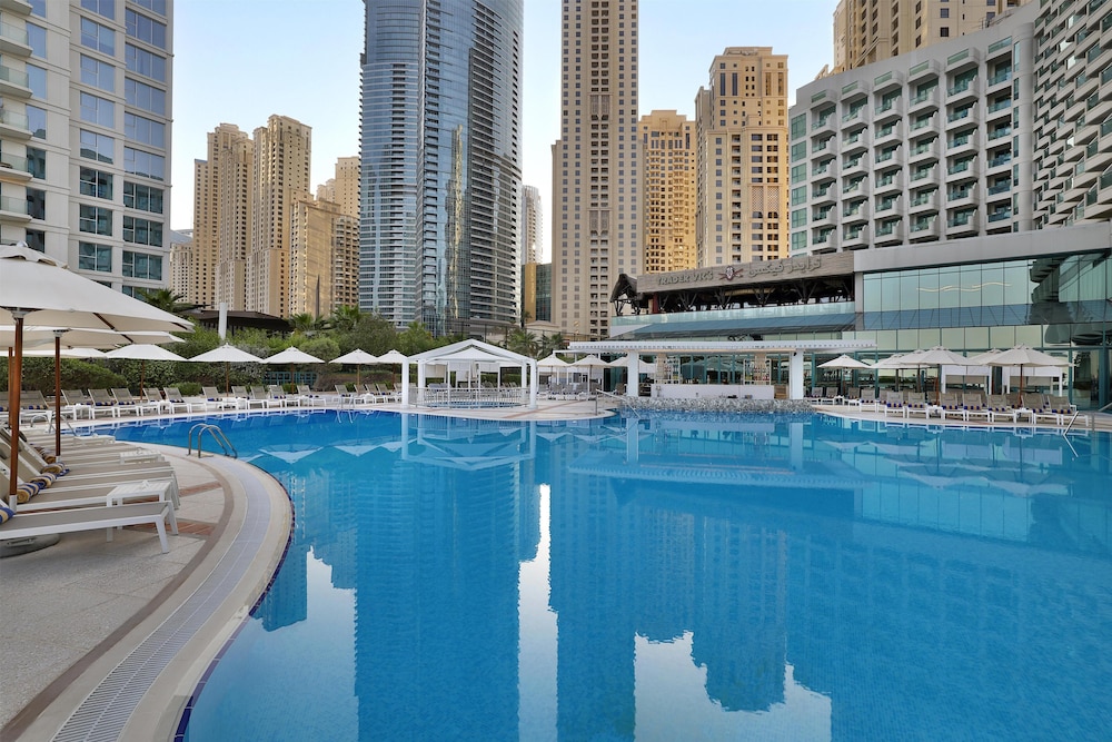 Hilton Dubai Jumeirah — Swimming pool in Dubai