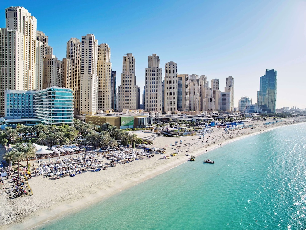 Hilton Dubai Jumeirah — Beach in Dubai
