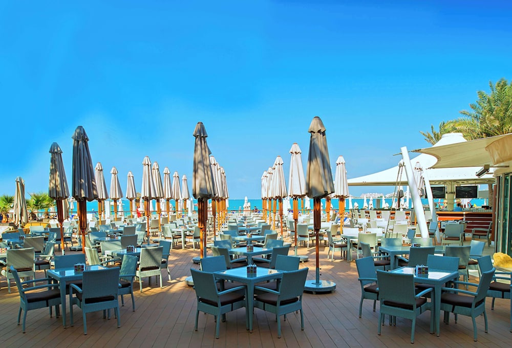 Hilton Dubai Jumeirah — Restaurant & bars in Dubai