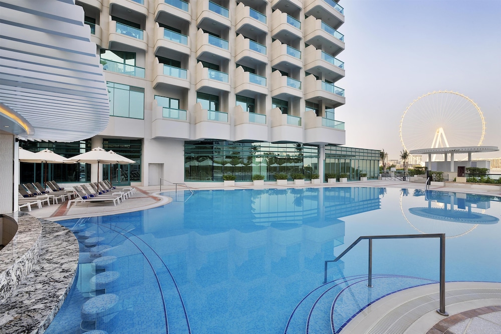 Hilton Dubai Jumeirah — Swimming pool in Dubai