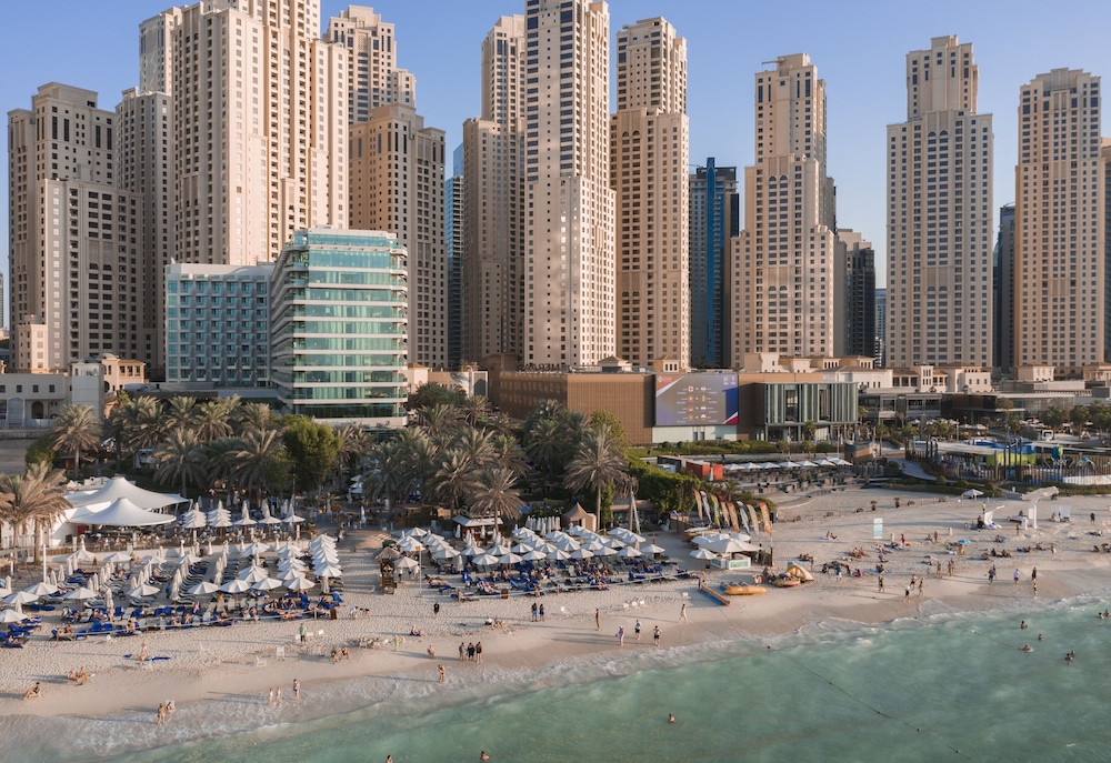 Hilton Dubai Jumeirah — Beach in Dubai