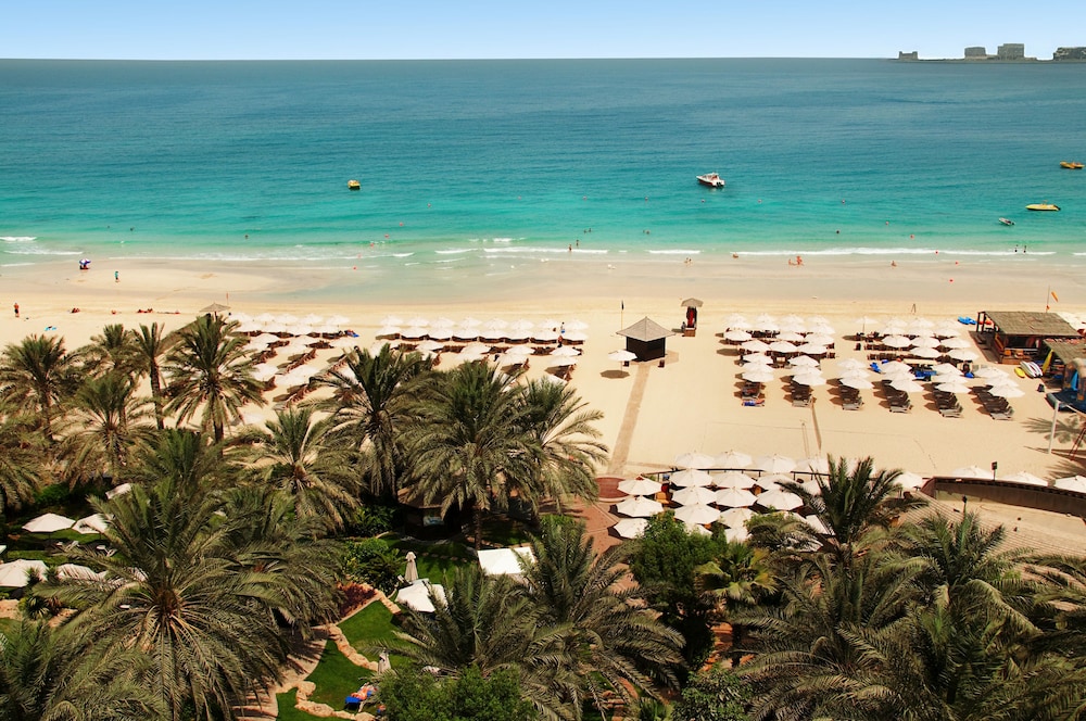 Hilton Dubai Jumeirah — Beach in Dubai
