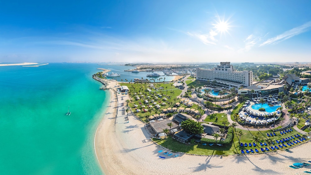 JA Beach Hotel, Dubai — Main photo in Dubai