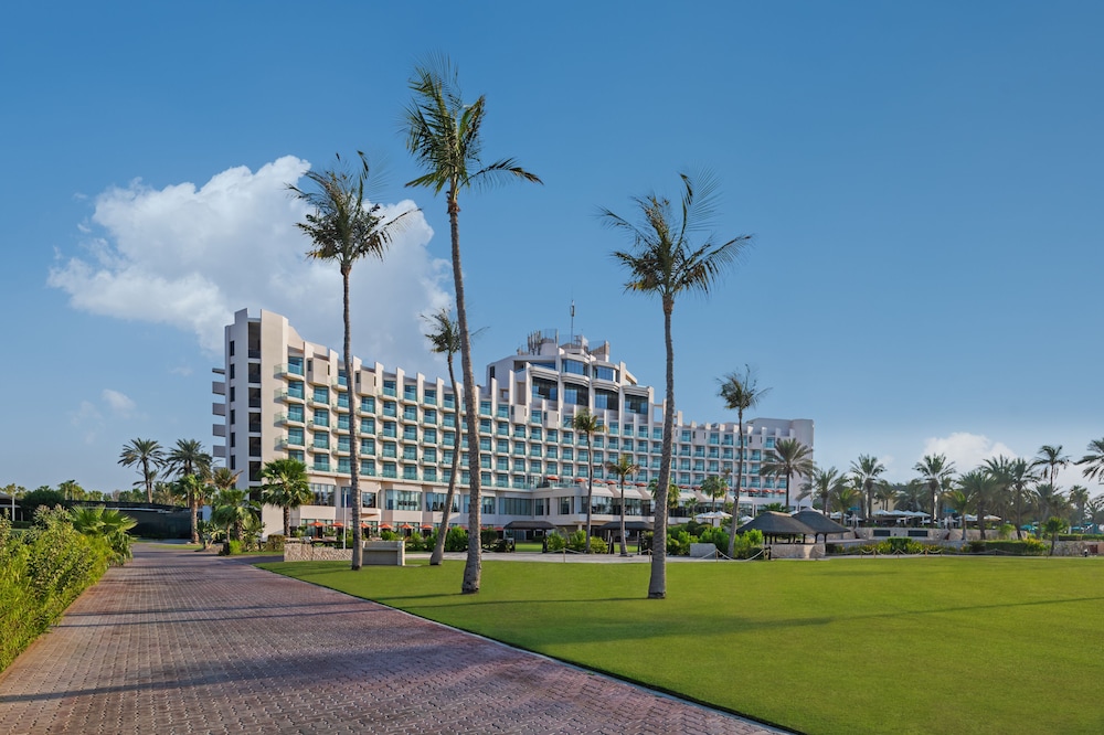 JA Beach Hotel, Dubai — Hotel building in Dubai