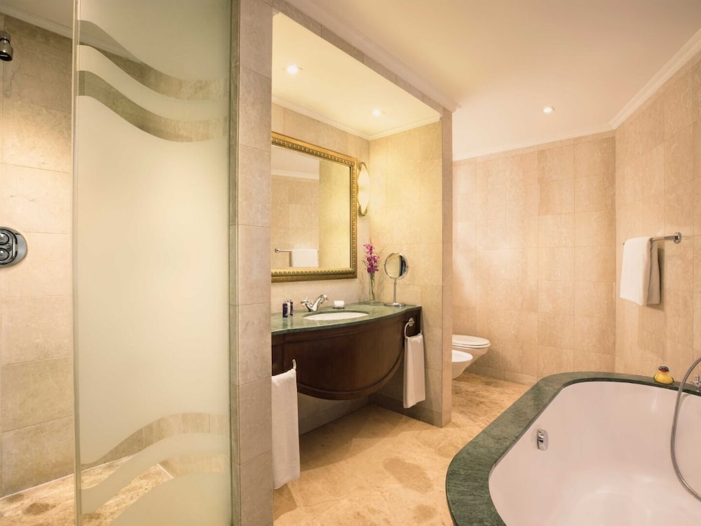 JA Beach Hotel, Dubai — Hotel rooms in Dubai