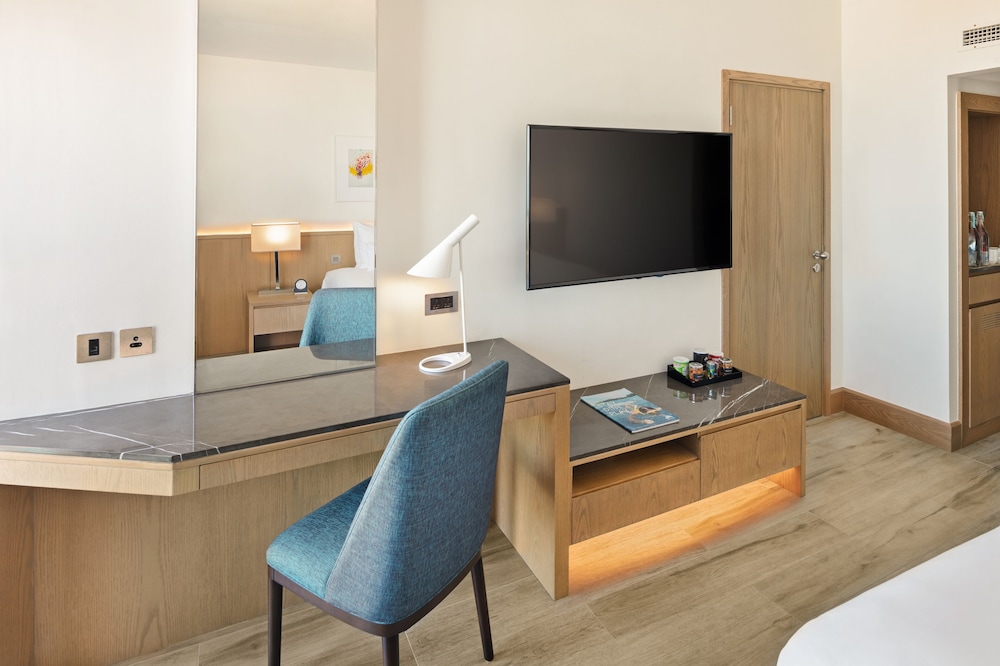 JA Beach Hotel, Dubai — Hotel rooms in Dubai