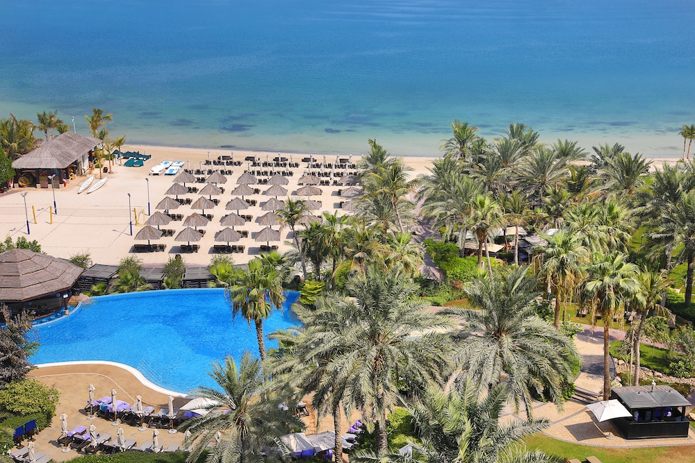 Le Méridien Mina Seyahi Beach Resort & Waterpark — Beach in Dubai