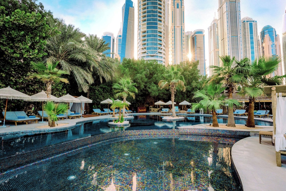 Le Méridien Mina Seyahi Beach Resort & Waterpark — Swimming pool in Dubai
