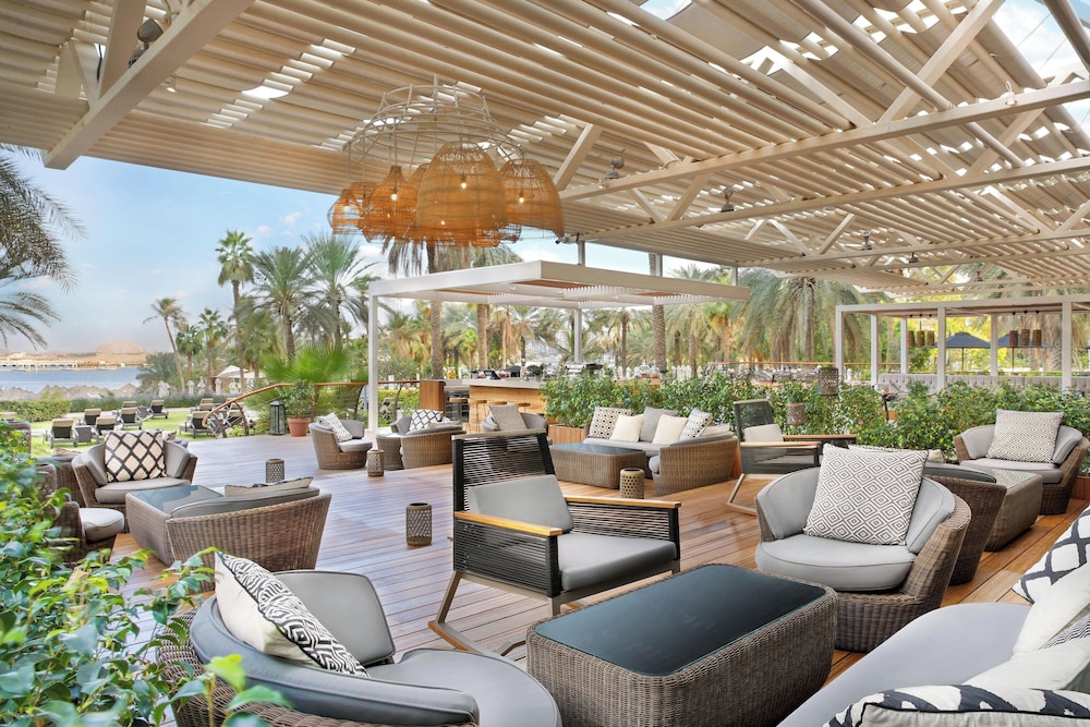 Le Méridien Mina Seyahi Beach Resort & Waterpark — Restaurant & bars in Dubai