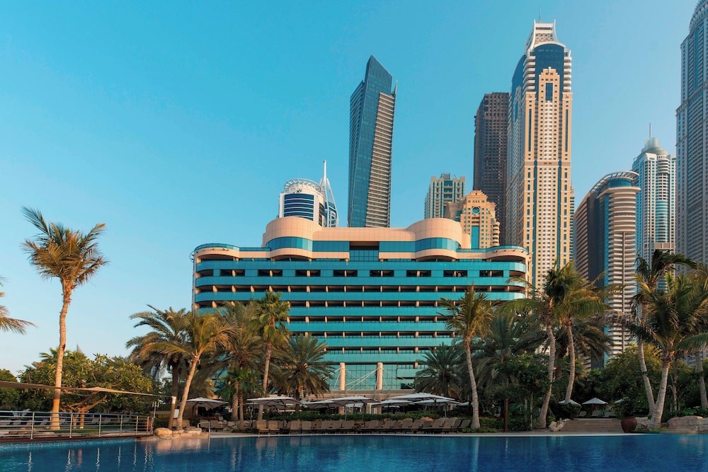 Le Méridien Mina Seyahi Beach Resort & Waterpark — Hotel building in Dubai