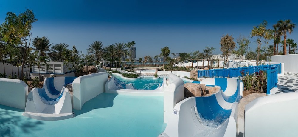 Le Méridien Mina Seyahi Beach Resort & Waterpark — Swimming pool in Dubai