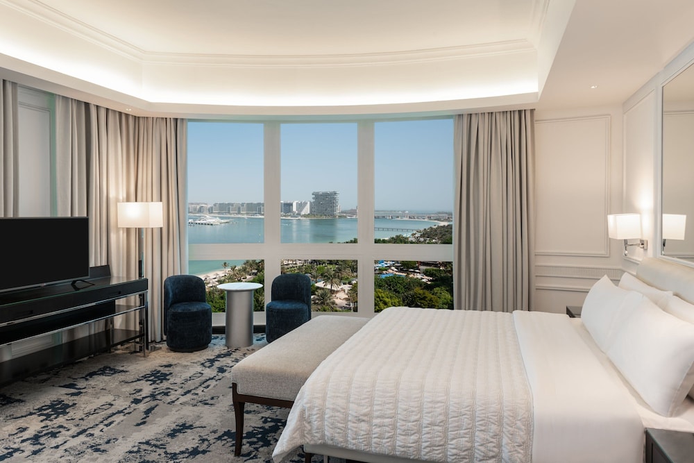 Le Méridien Mina Seyahi Beach Resort & Waterpark — Hotel rooms in Dubai
