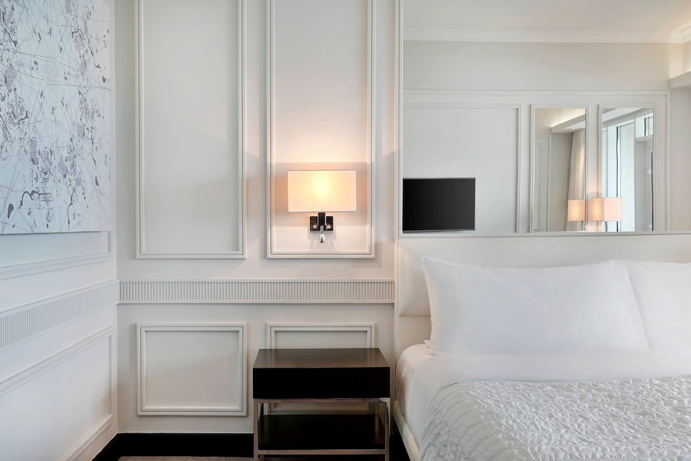 Le Méridien Mina Seyahi Beach Resort & Waterpark — Hotel rooms in Dubai