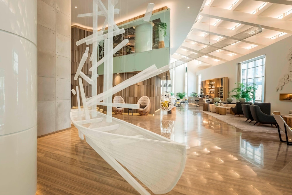 Le Royal Meridien Beach Resort And Spa — Restaurant & bars in Dubai