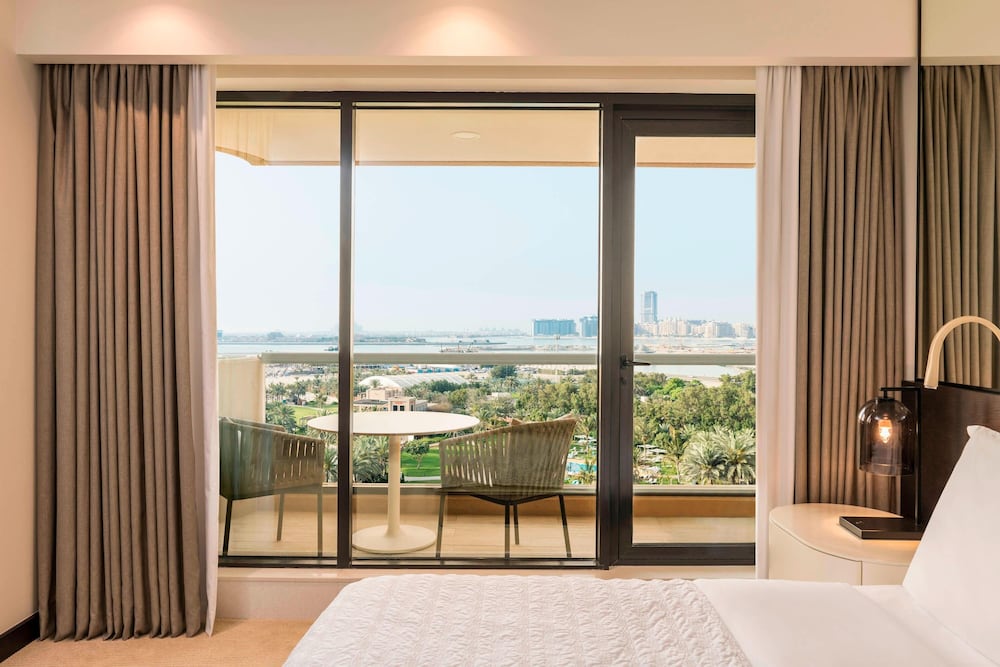 Le Royal Meridien Beach Resort And Spa — Hotel rooms in Dubai