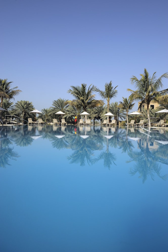 Le Royal Meridien Beach Resort And Spa — Swimming pool in Dubai
