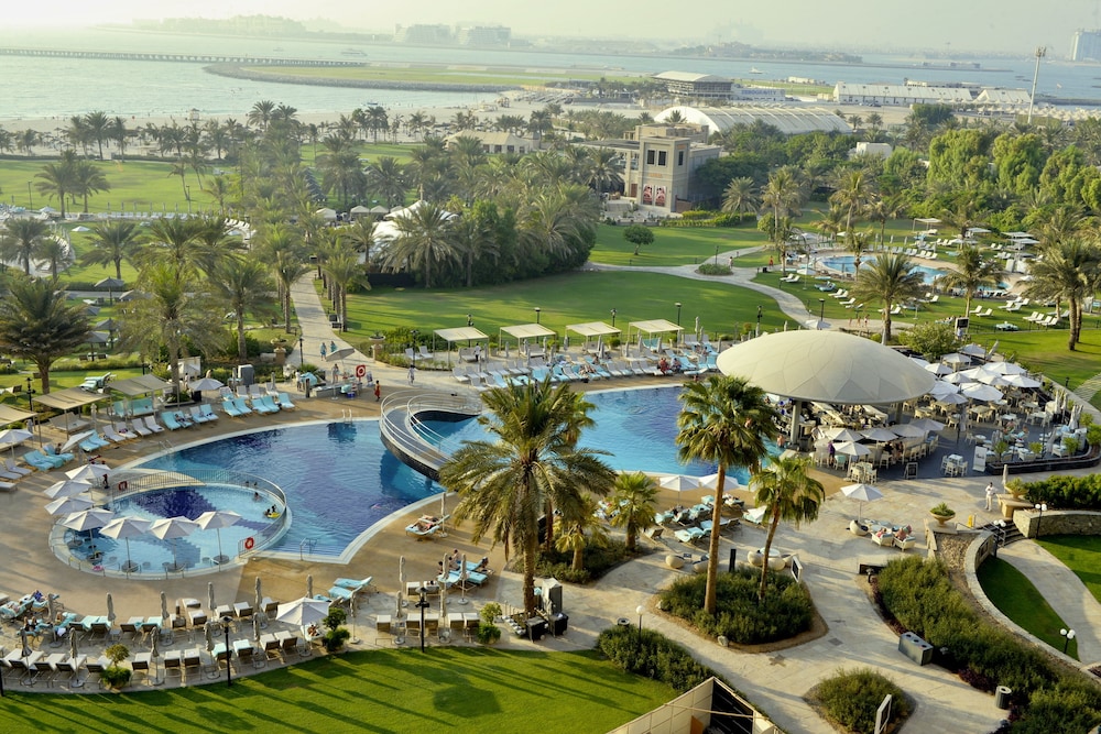 Le Royal Meridien Beach Resort And Spa — Swimming pool in Dubai