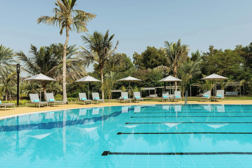 Le Royal Meridien Beach Resort And Spa — Swimming pool in Dubai