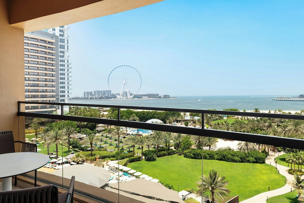 Le Royal Meridien Beach Resort And Spa — Hotel rooms in Dubai