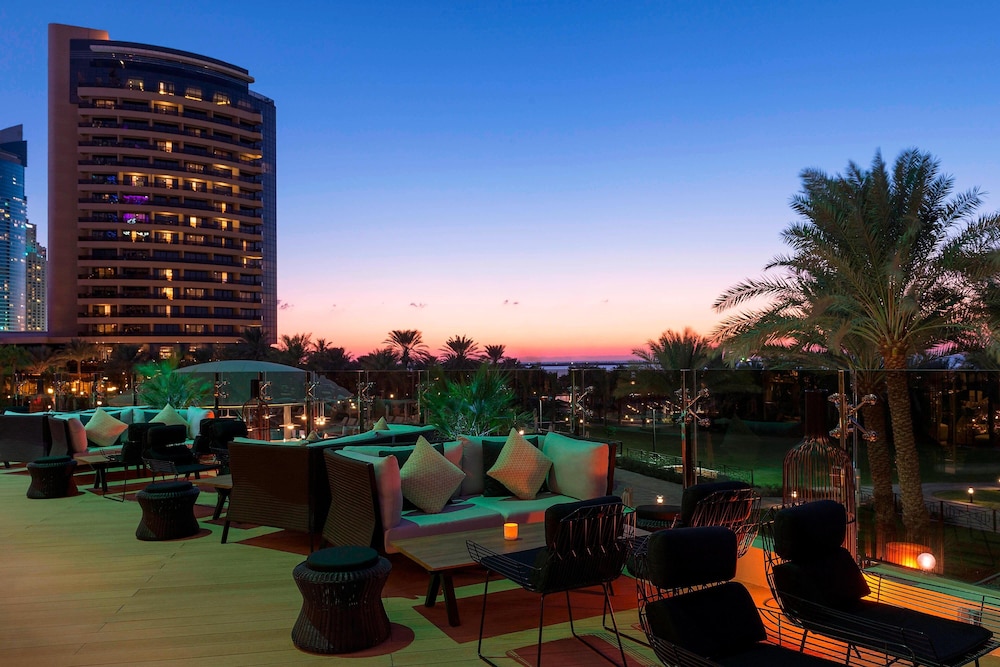 Le Royal Meridien Beach Resort And Spa — Restaurant & bars in Dubai