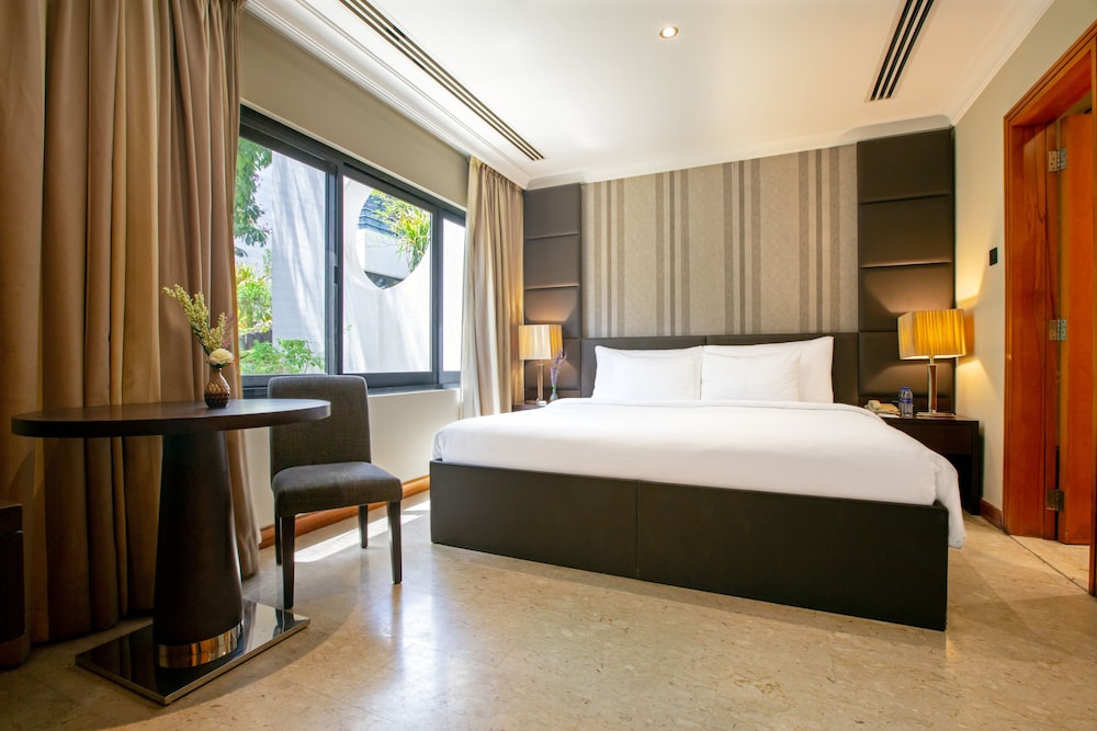 Dubai Marine Beach Resort & Spa — Hotel rooms in Dubai