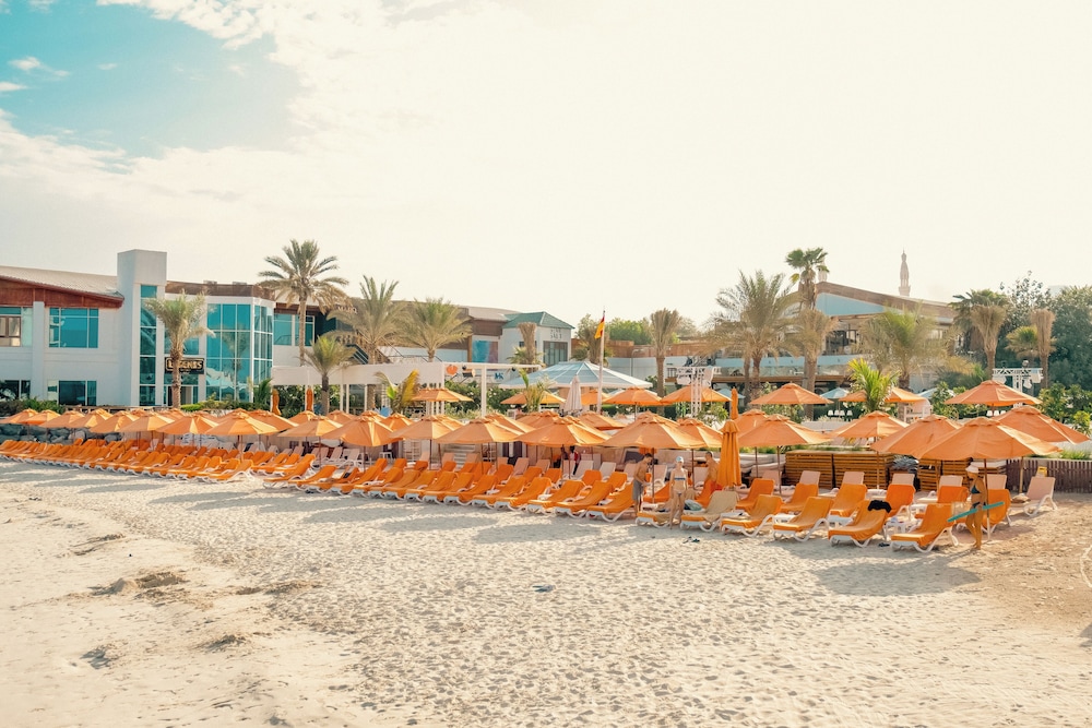 Dubai Marine Beach Resort & Spa — Beach in Dubai