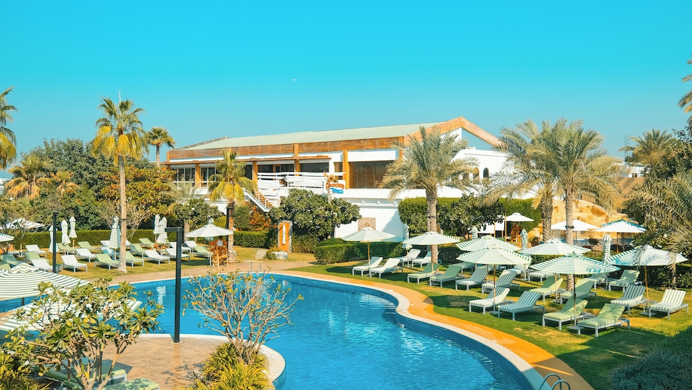 Dubai Marine Beach Resort & Spa