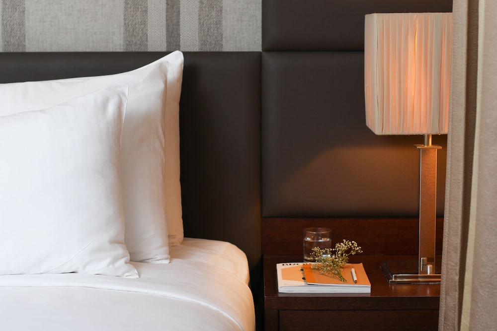 Dubai Marine Beach Resort & Spa — Hotel rooms in Dubai