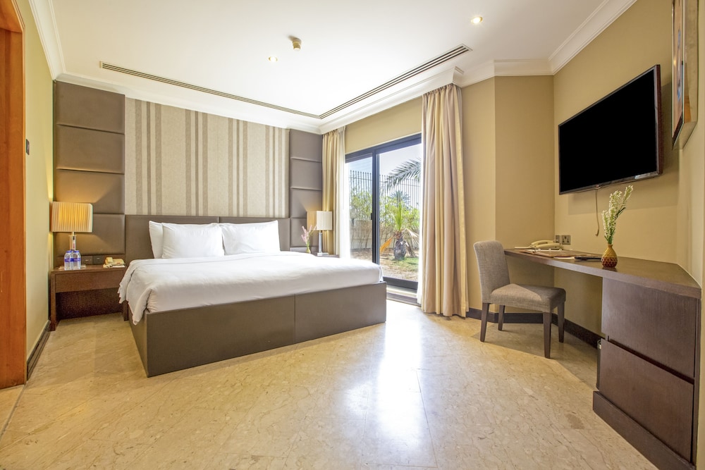 Dubai Marine Beach Resort & Spa — Hotel rooms in Dubai