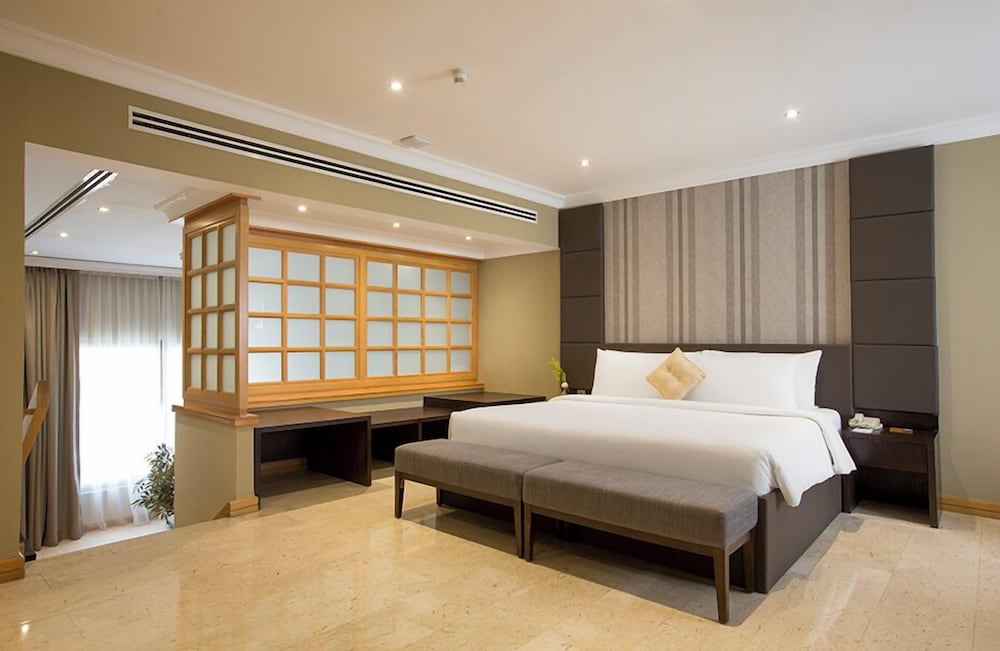 Dubai Marine Beach Resort & Spa — Hotel rooms in Dubai