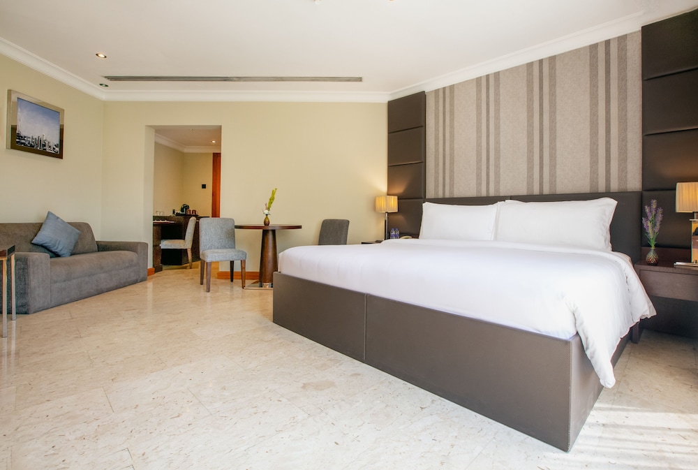 Dubai Marine Beach Resort & Spa — Hotel rooms in Dubai