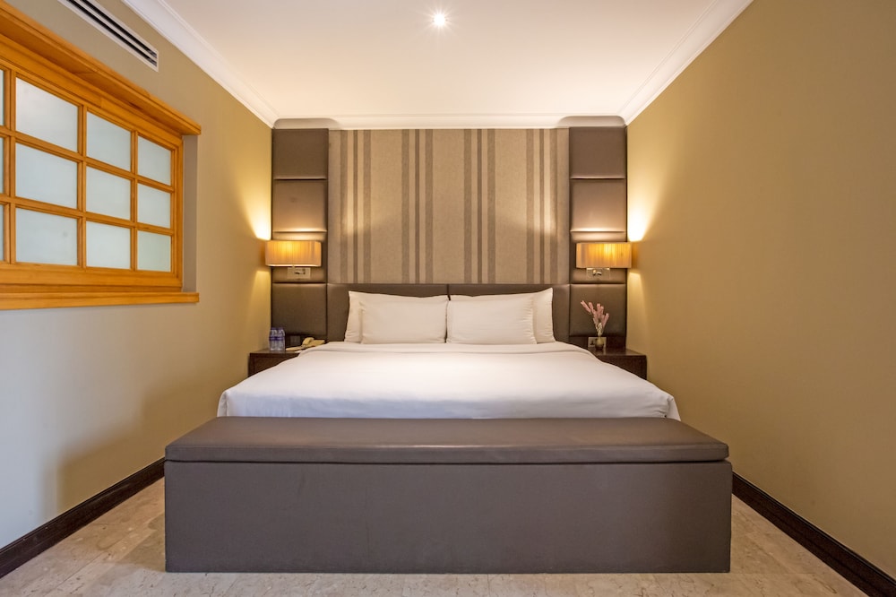 Dubai Marine Beach Resort & Spa — Hotel rooms in Dubai