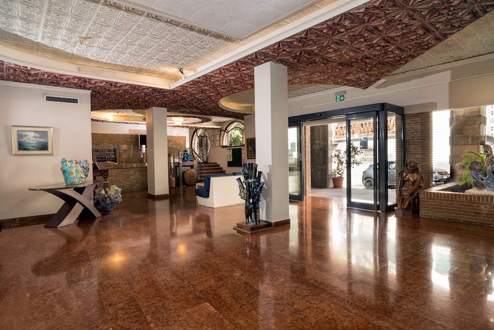 Hotel Vello d'Oro — Hotel building in Taormina, Sicily