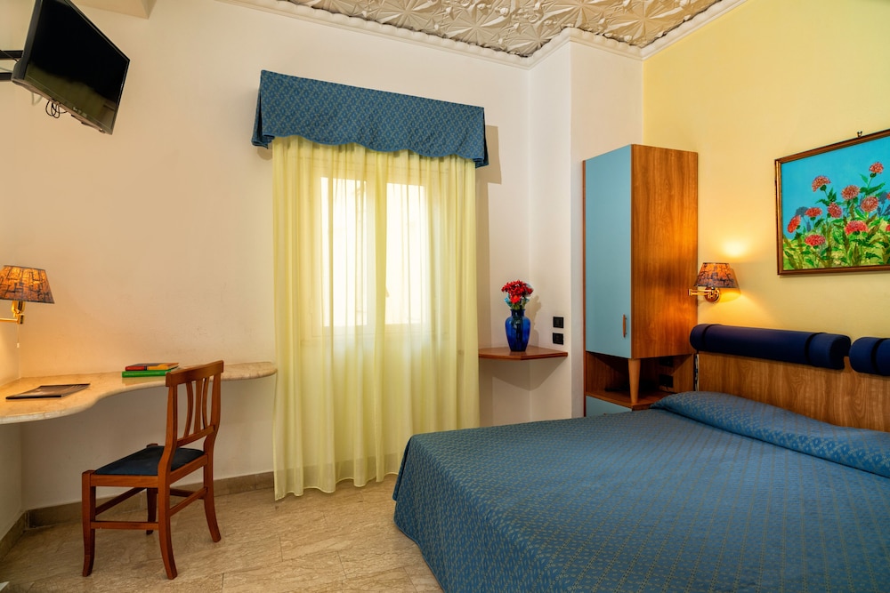 Hotel Vello d'Oro — Hotel rooms in Taormina, Sicily