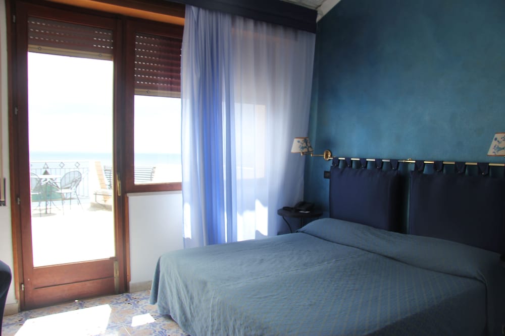 Hotel Vello d'Oro — Hotel rooms in Taormina, Sicily