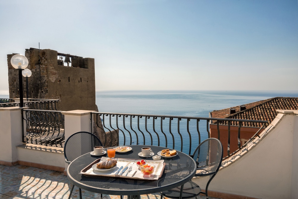 Hotel Vello d'Oro — Hotel rooms in Taormina, Sicily