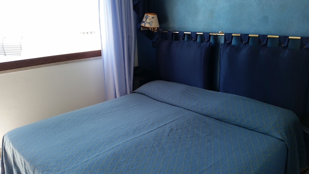 Hotel Vello d'Oro — Hotel rooms in Taormina, Sicily