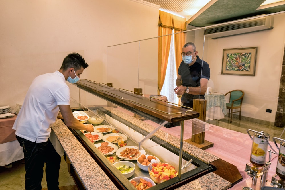 Hotel Vello d'Oro — Restaurant & bars in Taormina, Sicily