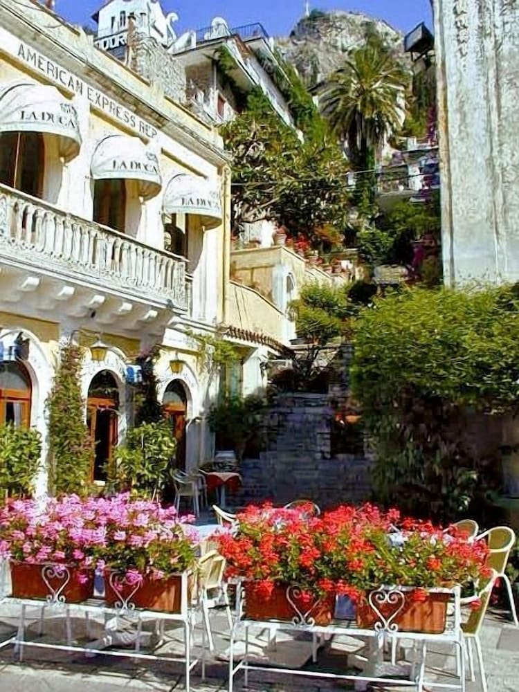 Hotel Vello d'Oro — Hotel building in Taormina, Sicily
