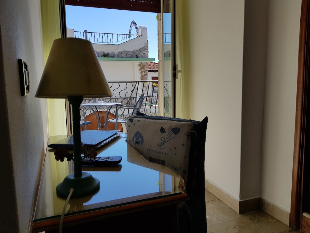 Hotel Vello d'Oro — Hotel rooms in Taormina, Sicily