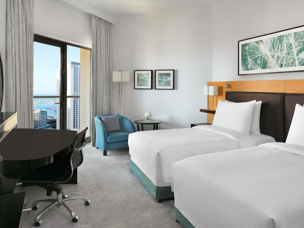 Mövenpick Hotel Jumeirah Beach — Hotel rooms in Dubai