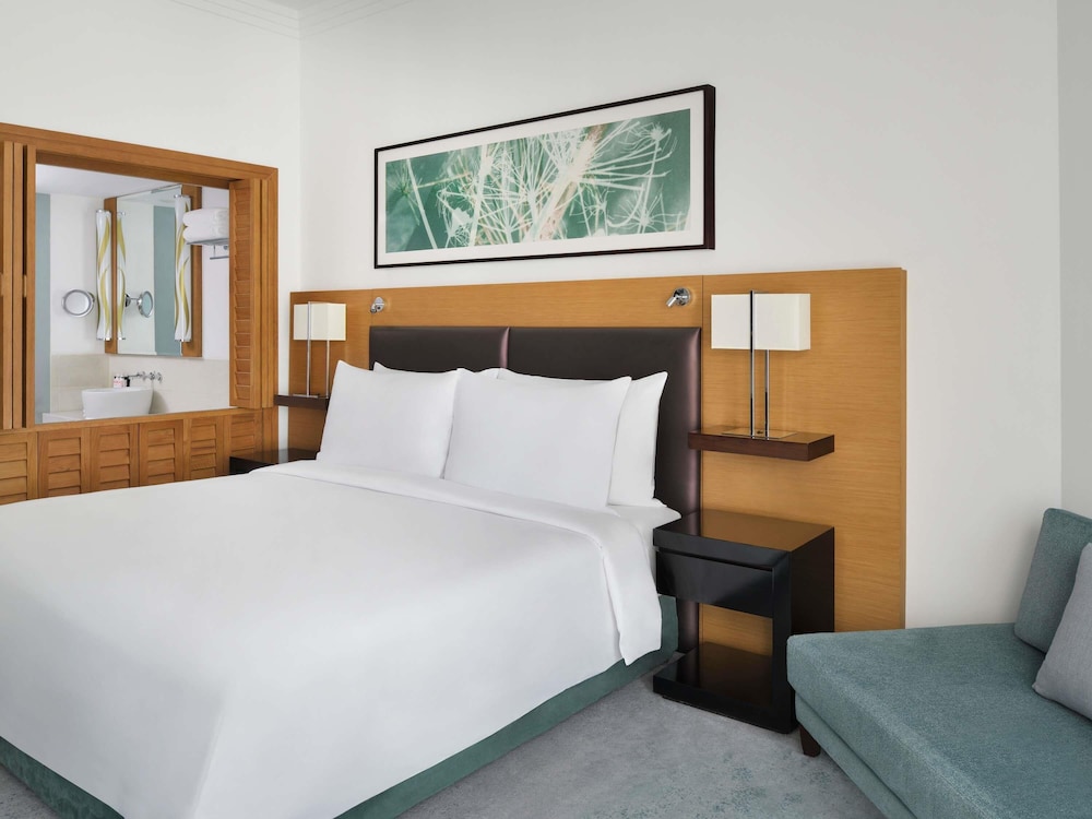Mövenpick Hotel Jumeirah Beach — Hotel rooms in Dubai