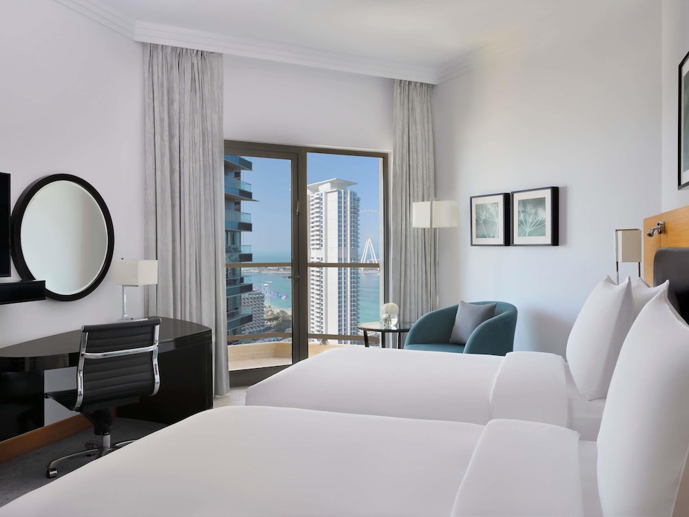 Mövenpick Hotel Jumeirah Beach — Hotel rooms in Dubai