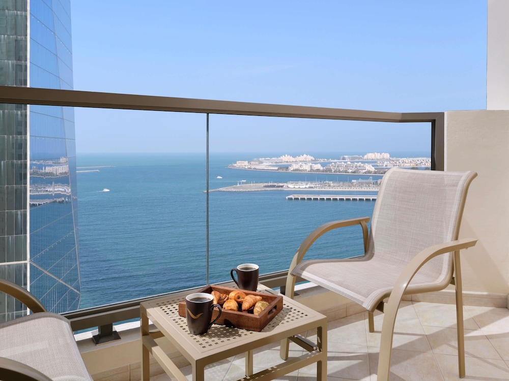 Mövenpick Hotel Jumeirah Beach — Hotel rooms in Dubai